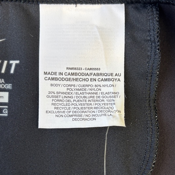 🖤 Nike Dri-FIT/Stay Warm Leggings Black Gray Striped Women NWT Stretch 🖤 - Picture 10 of 17